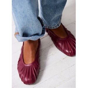 Free People Cara Ballet Flats Wild Mulberry Leather Ruched Slip-On Size 10 NWOB